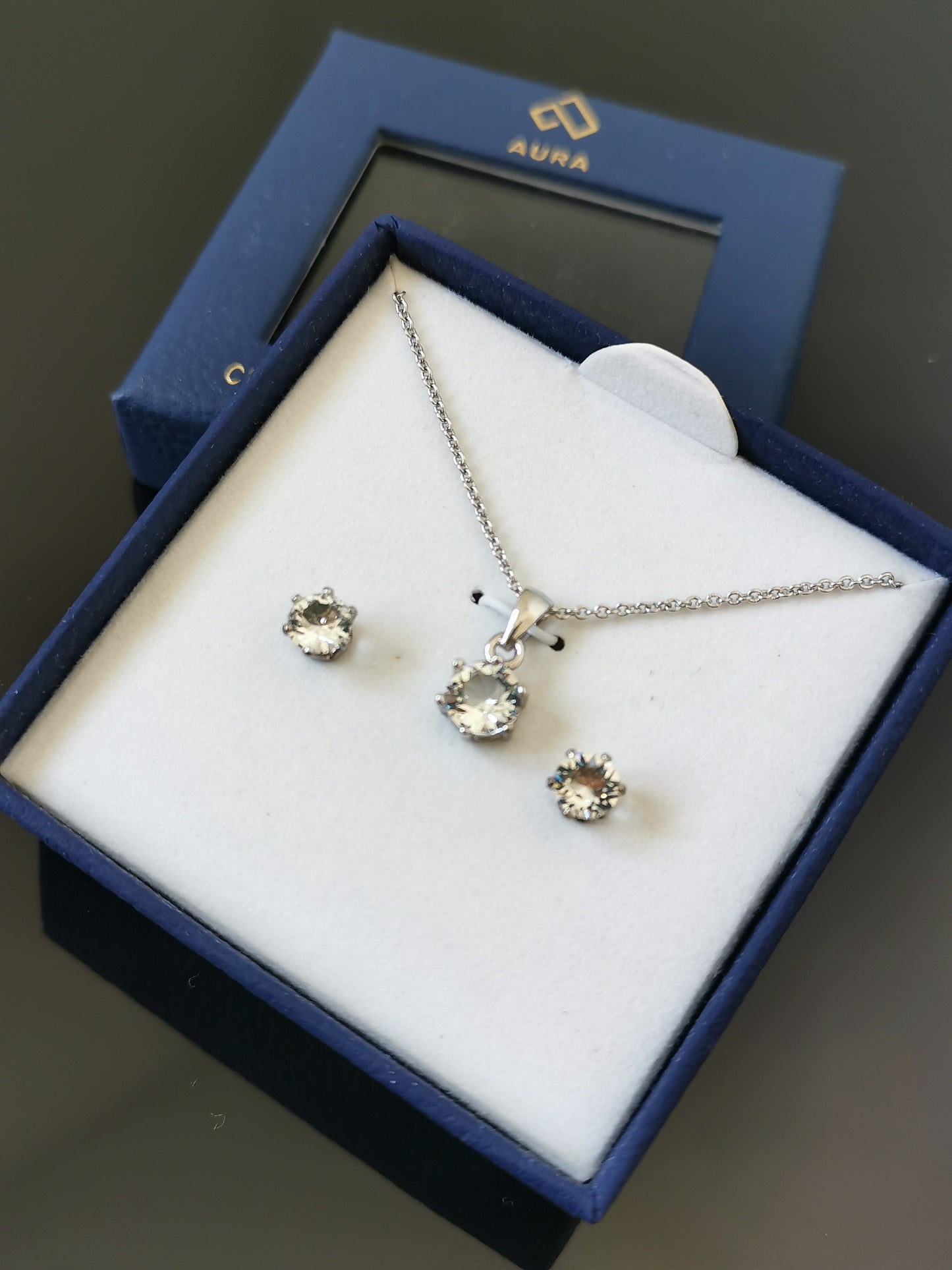 Necklace and earrings set made with Swarovski Crystals