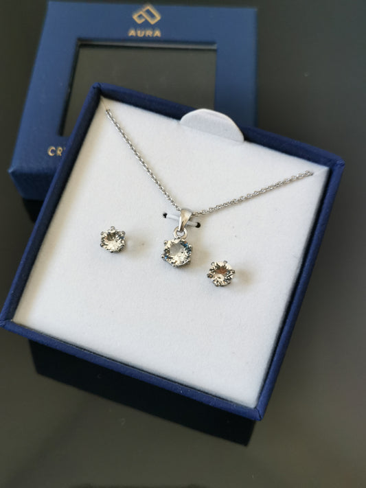 Necklace and earrings set made with Swarovski Crystals