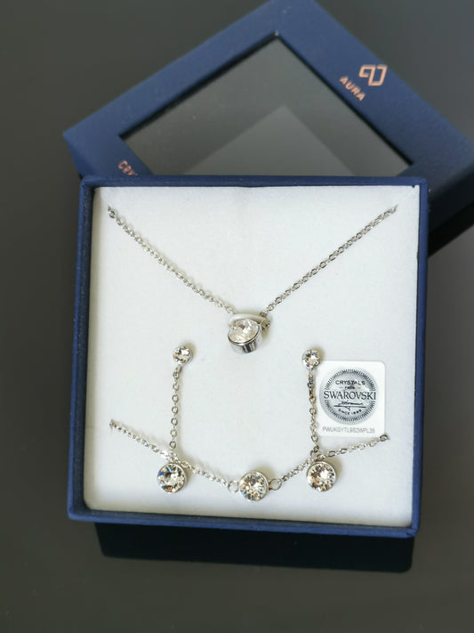 Sparkling set of Necklace, bracelet and earrings made with Swarovski Crystals